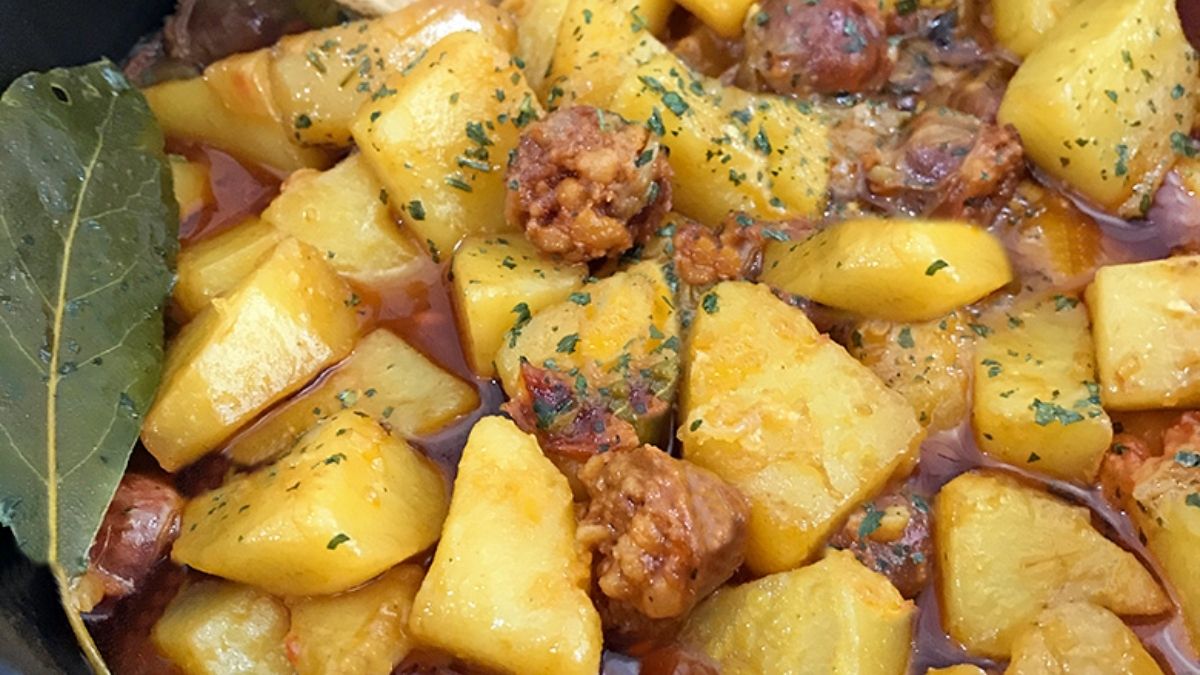 Kartoffeln mit Chorizo-Wurst nach Rioja-Art